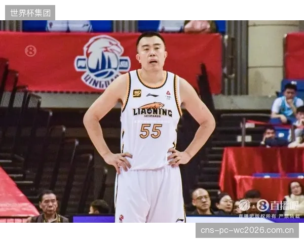 韩德君在篮下的统治力，是辽宁挡拆战术成功的基础保障。